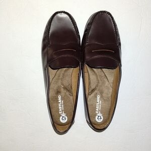 NEW Eastland Women's Classic Penny Loafer Size 12 W Burgundy‎